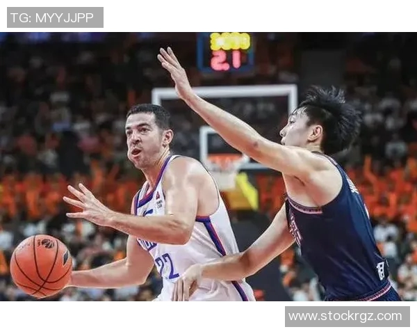 杭州篮球队意识争议引发热议球迷对战术与团队配合的不同看法